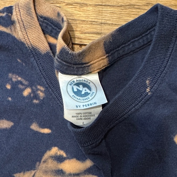 New Agenda Michigan University Football Blue and Tan Tie-Dye Tee - Picture 2 of 2